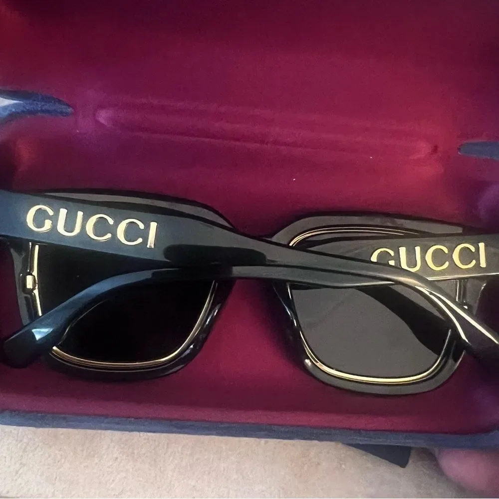 Gucci Black and Gold Sunglasses - GG1138SA - New  display picture 2